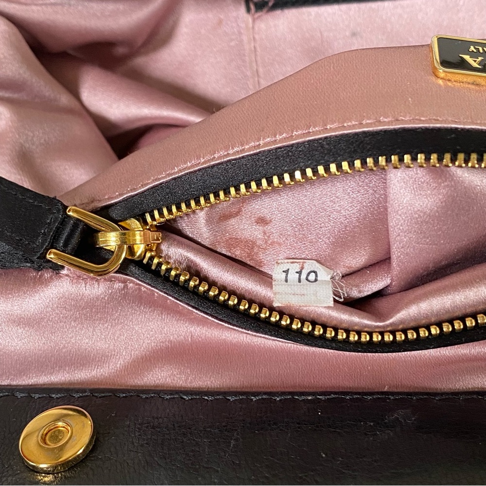 AUTHENTIC VINTAGE PRADA NAPPA LEATHER PLEATED POCHETTE CLUTCH, BLACK - Picture 15 of 15